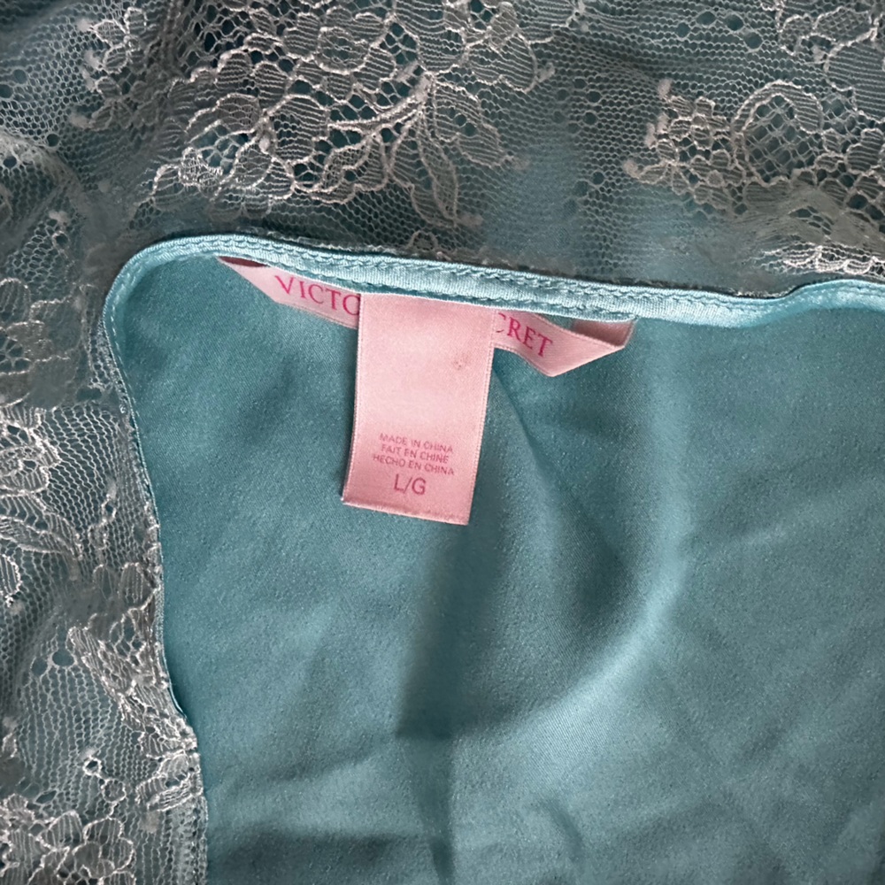 Victoria Secret Slip - Picture 4 of 4